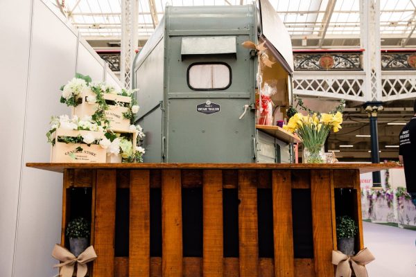 The Drinks Box - Converted Horse Trailer Mobile Bar Hire 11